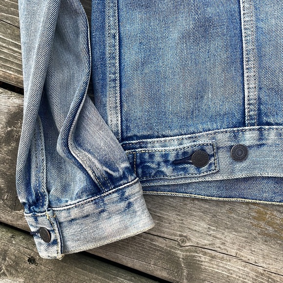 Levi’s Trucker Jean Jacket - Picture 13 of 13